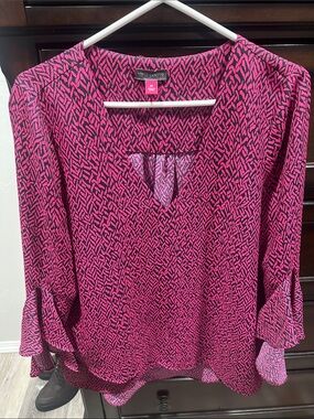 Vince Camuto Hot Pink and Black Patterned V-Neck Blouse Size M